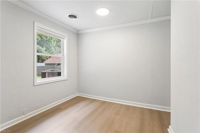 11 Woodhaven RD, Newport News, VA 23608
