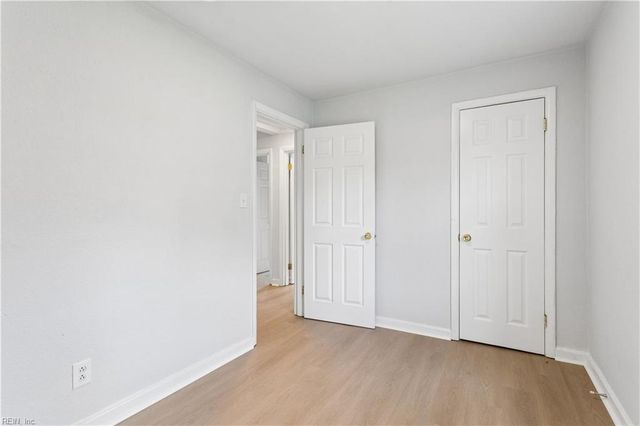 11 Woodhaven RD, Newport News, VA 23608
