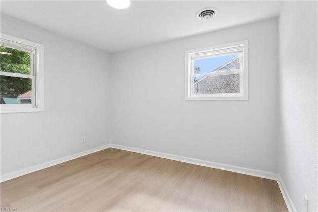 11 Woodhaven RD, Newport News, VA 23608