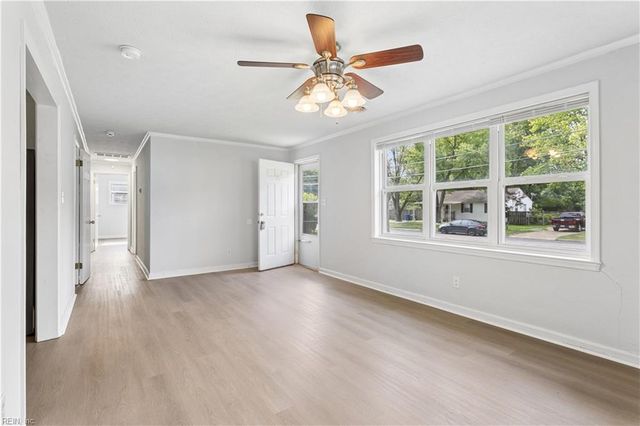 11 Woodhaven RD, Newport News, VA 23608