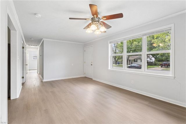 11 Woodhaven RD, Newport News, VA 23608