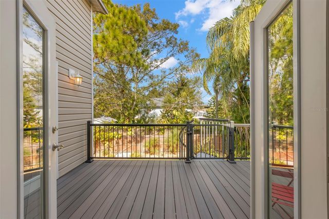 350 KENTUCKY AVENUE, Crystal Beach, FL 34681