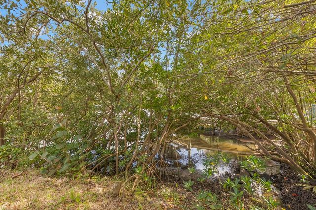 350 KENTUCKY AVENUE, Crystal Beach, FL 34681