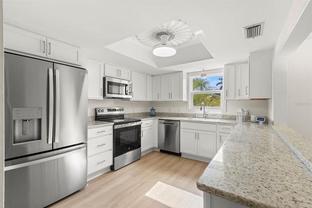 350 KENTUCKY AVENUE, Crystal Beach, FL 34681