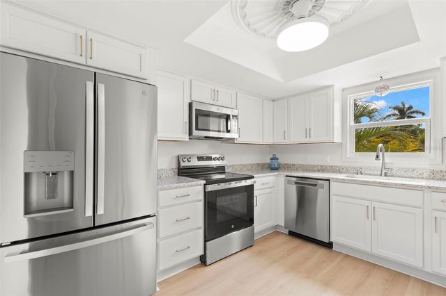 350 KENTUCKY AVENUE, Crystal Beach, FL 34681