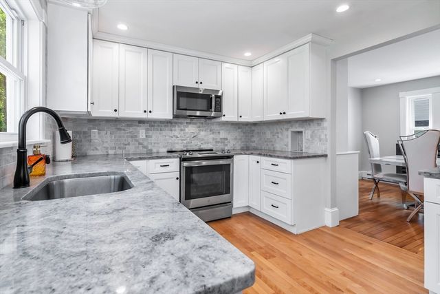 24 Jefferson St, Derry, NH 03038