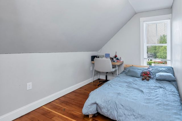 24 Jefferson St, Derry, NH 03038