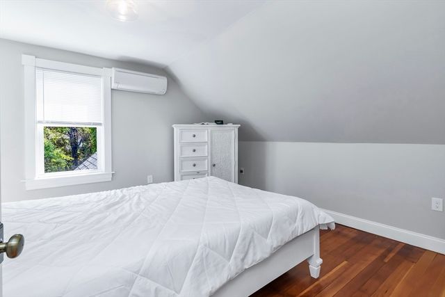 24 Jefferson St, Derry, NH 03038