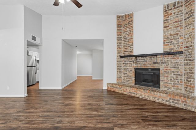 2117 Newbury Drive, Arlington, TX 76014