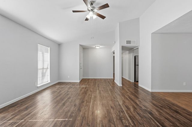 2117 Newbury Drive, Arlington, TX 76014