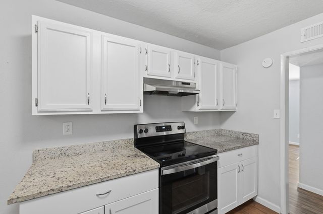 2117 Newbury Drive, Arlington, TX 76014