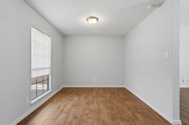 2117 Newbury Drive, Arlington, TX 76014