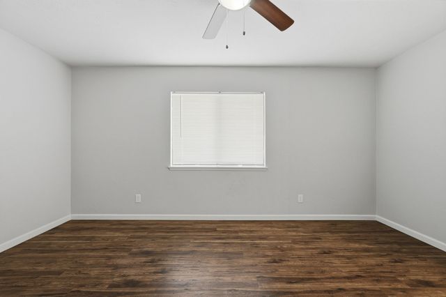 2117 Newbury Drive, Arlington, TX 76014