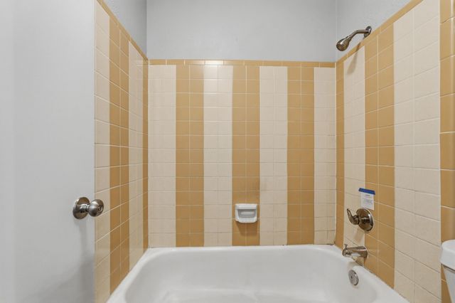 2117 Newbury Drive, Arlington, TX 76014