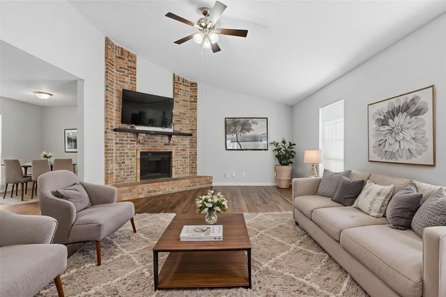 2117 Newbury Drive, Arlington, TX 76014