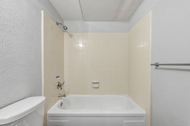 2117 Newbury Drive, Arlington, TX 76014