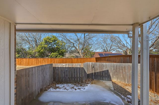 2117 Newbury Drive, Arlington, TX 76014