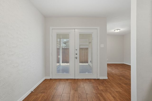 2117 Newbury Drive, Arlington, TX 76014