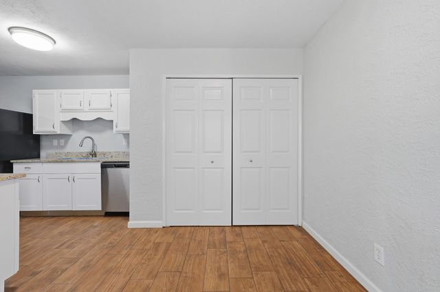 2117 Newbury Drive, Arlington, TX 76014