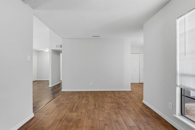 2117 Newbury Drive, Arlington, TX 76014