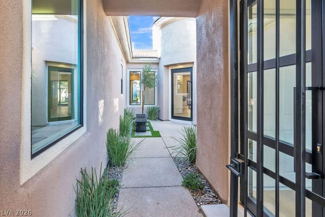 11468 Snow Creek Avenue, Las Vegas, NV 89135
