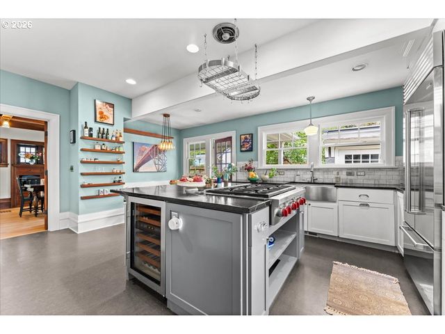 2815 Ne 15TH Ave, Portland, OR 97212