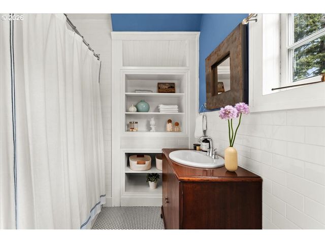 2815 Ne 15TH Ave, Portland, OR 97212