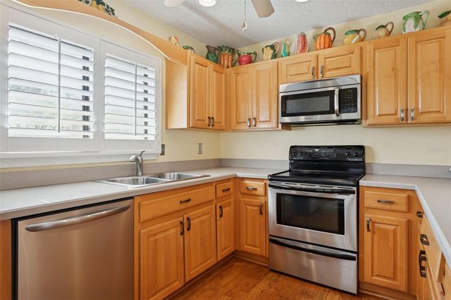 15338 E POND WOODS DRIVE 15338, Tampa, FL 33618