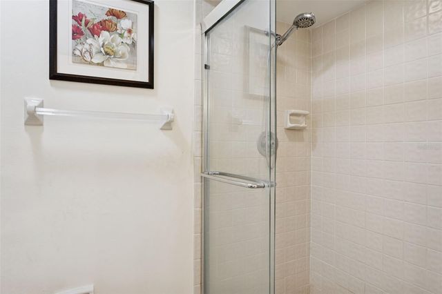 15338 E POND WOODS DRIVE 15338, Tampa, FL 33618