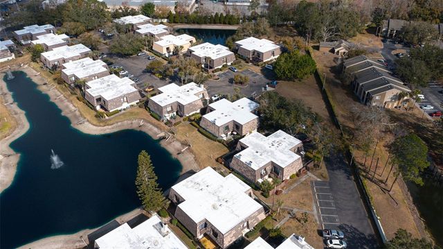 15338 E POND WOODS DRIVE 15338, Tampa, FL 33618