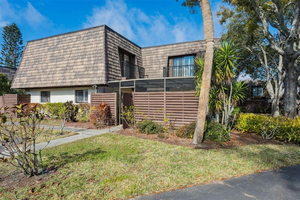 15338 E POND WOODS DRIVE 15338, Tampa, FL 33618