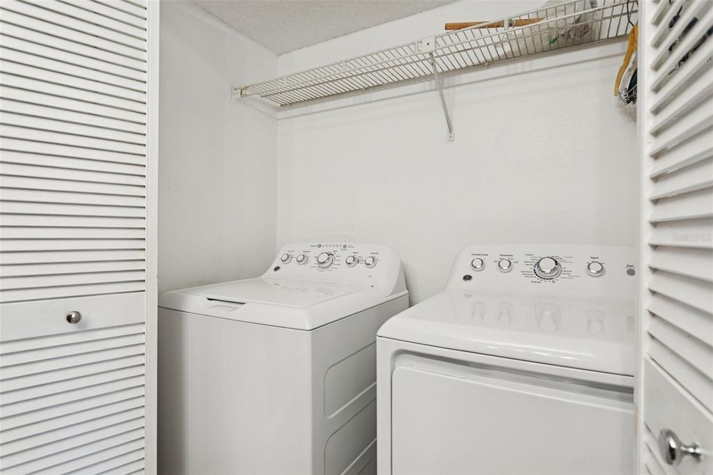 Image 23 of property listing at 15338 E POND WOODS DRIVE 15338, Tampa, FL 33618