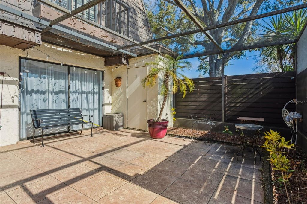 Image 25 of property listing at 15338 E POND WOODS DRIVE 15338, Tampa, FL 33618