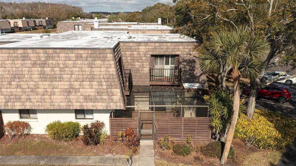 Image 26 of property listing at 15338 E POND WOODS DRIVE 15338, Tampa, FL 33618