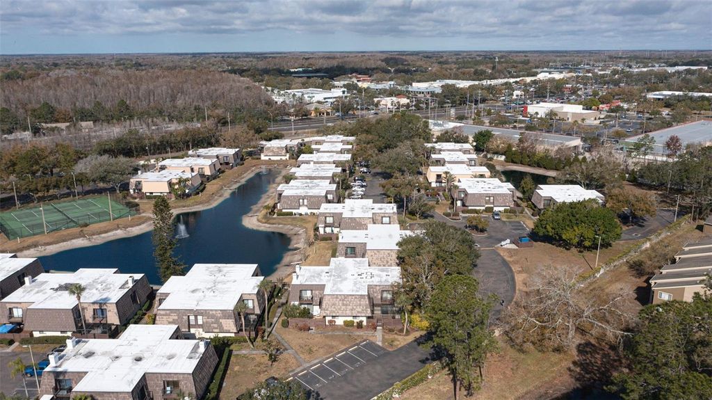 Image 32 of property listing at 15338 E POND WOODS DRIVE 15338, Tampa, FL 33618