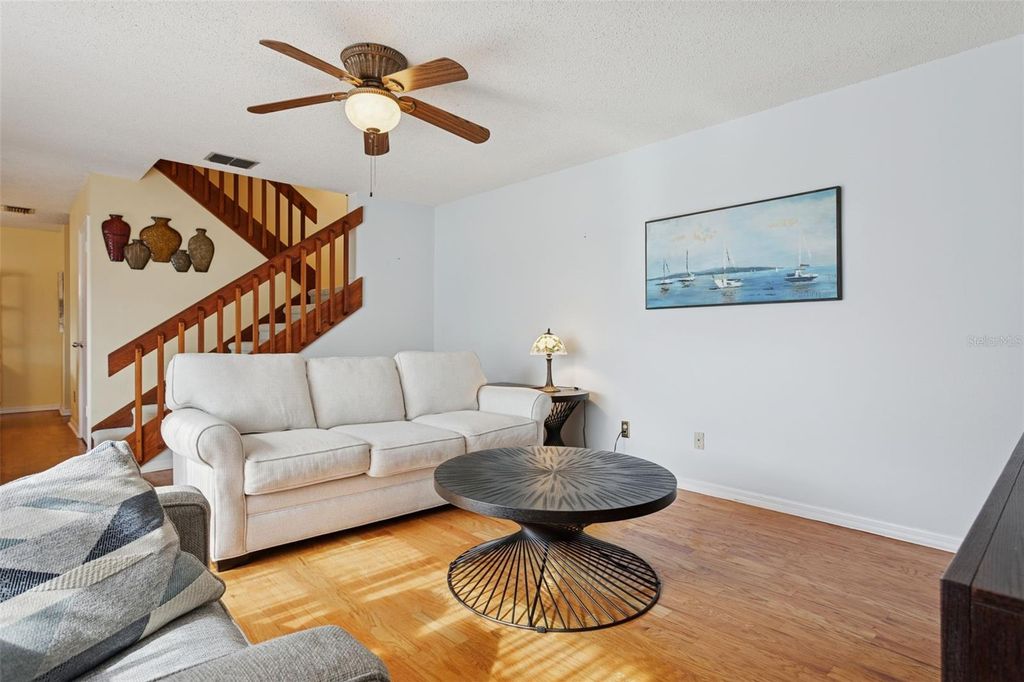 Image 5 of property listing at 15338 E POND WOODS DRIVE 15338, Tampa, FL 33618