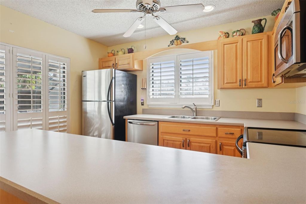 Image 10 of property listing at 15338 E POND WOODS DRIVE 15338, Tampa, FL 33618