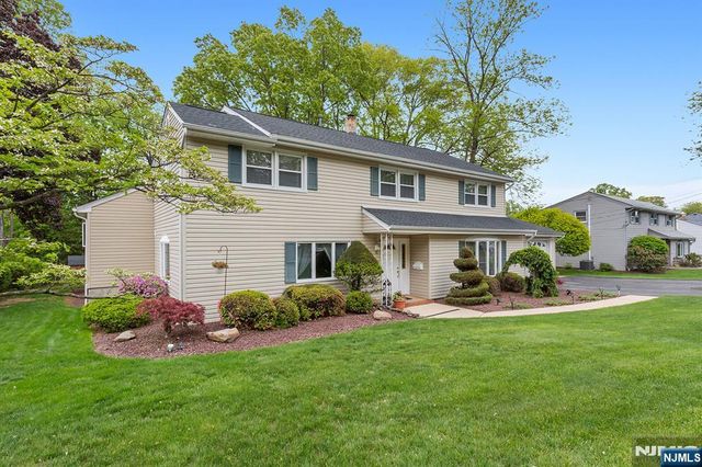 16 Barbara Way, Wayne, NJ 07470