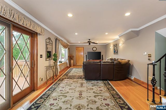16 Barbara Way, Wayne, NJ 07470