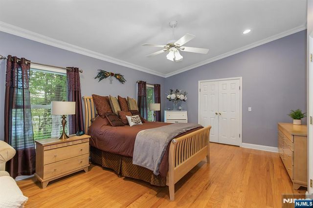 16 Barbara Way, Wayne, NJ 07470