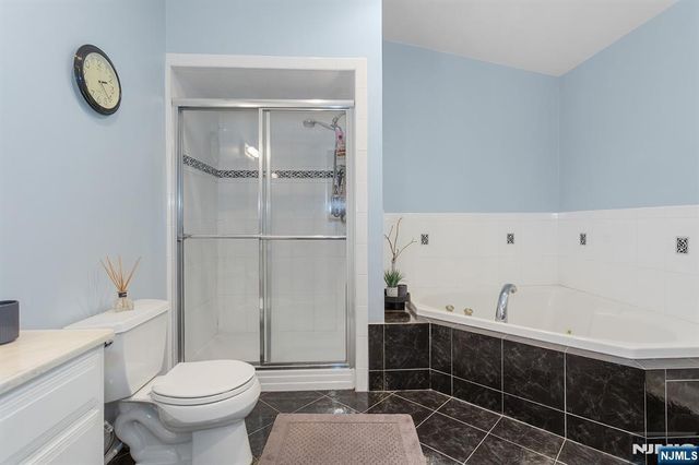 16 Barbara Way, Wayne, NJ 07470