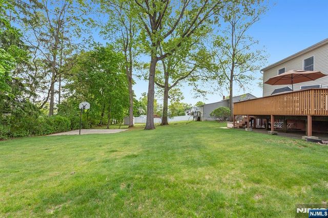 16 Barbara Way, Wayne, NJ 07470