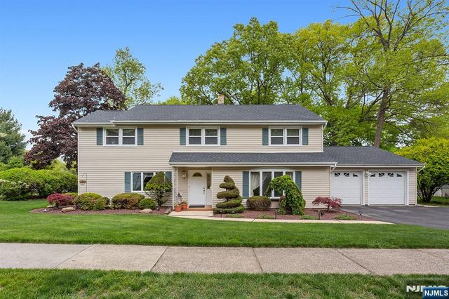 16 Barbara Way, Wayne, NJ 07470