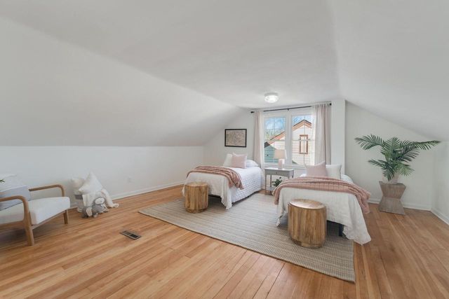 4706 N Hollywood AVENUE, Whitefish Bay, WI 53211