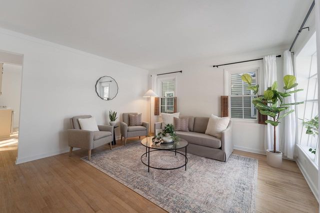 4706 N Hollywood AVENUE, Whitefish Bay, WI 53211