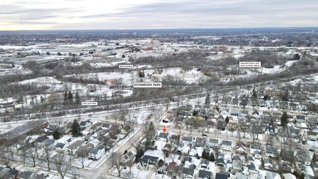 4706 N Hollywood AVENUE, Whitefish Bay, WI 53211