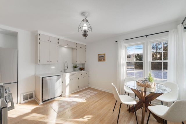 4706 N Hollywood AVENUE, Whitefish Bay, WI 53211