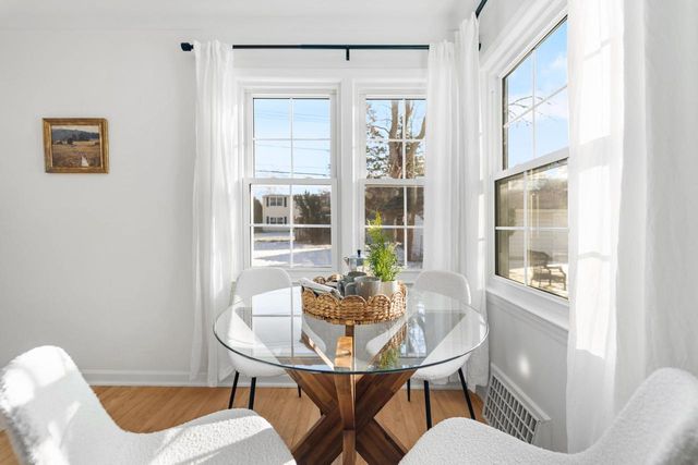 4706 N Hollywood AVENUE, Whitefish Bay, WI 53211