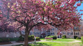 66-10 111 Street 3B, Forest Hills, NY 11375