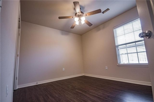 912 Oakwood Lane, Centerton, AR 72719